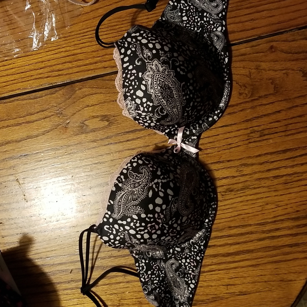 Victoria secret lined demi 34DD